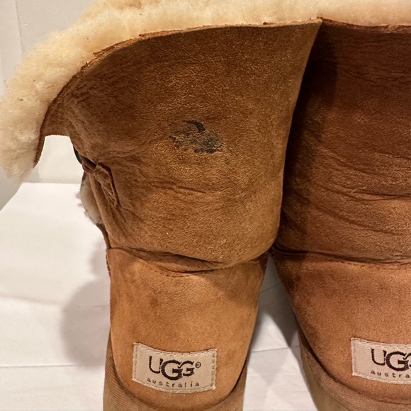 UGG Women's Bailey Button II Chestnut Boot - Picture 6 of 7